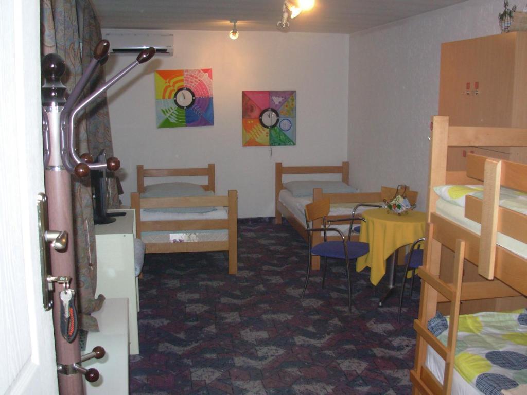 Hostel 021 โนวีซาด ภายนอก รูปภาพ