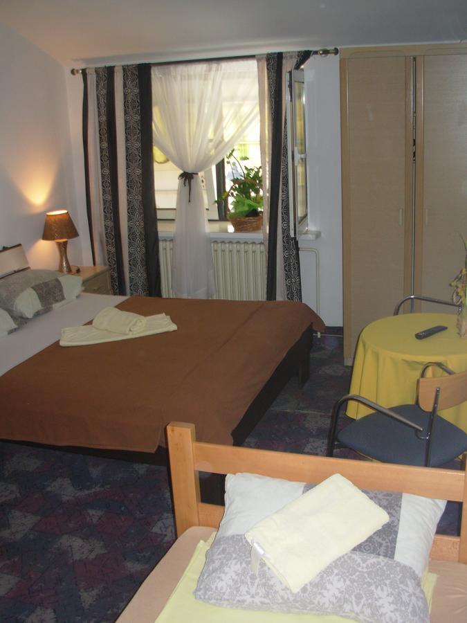 Hostel 021 โนวีซาด ภายนอก รูปภาพ
